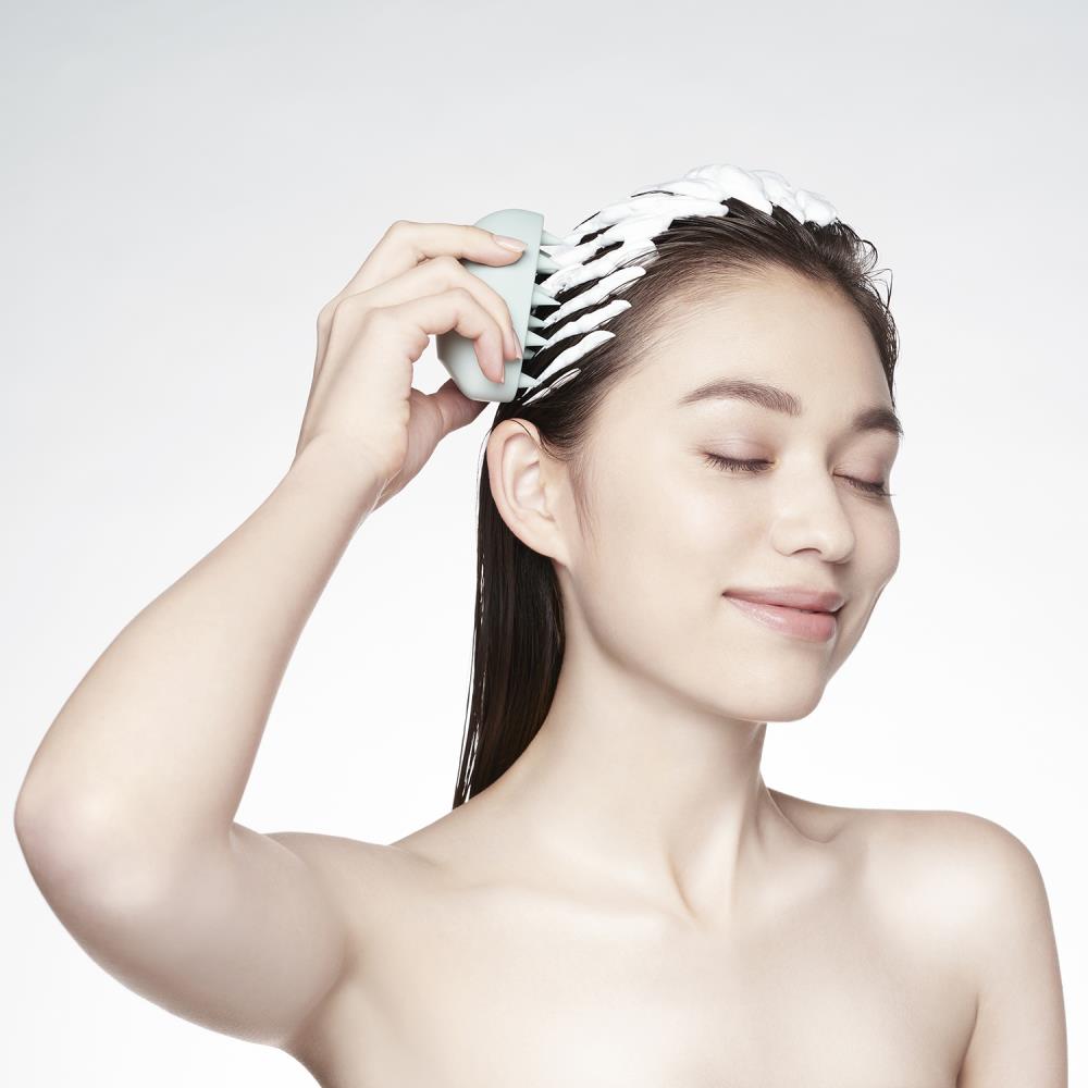 ReFa HEART BRUSH for SCALP