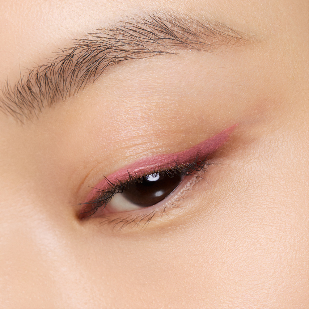 GRAPHIC LIQUID EYELINER