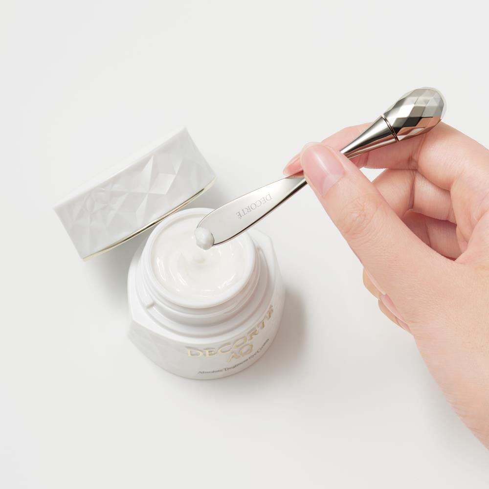 AQ ABSOLUTE TREATMENT TIGHTENING EYE CREAM
