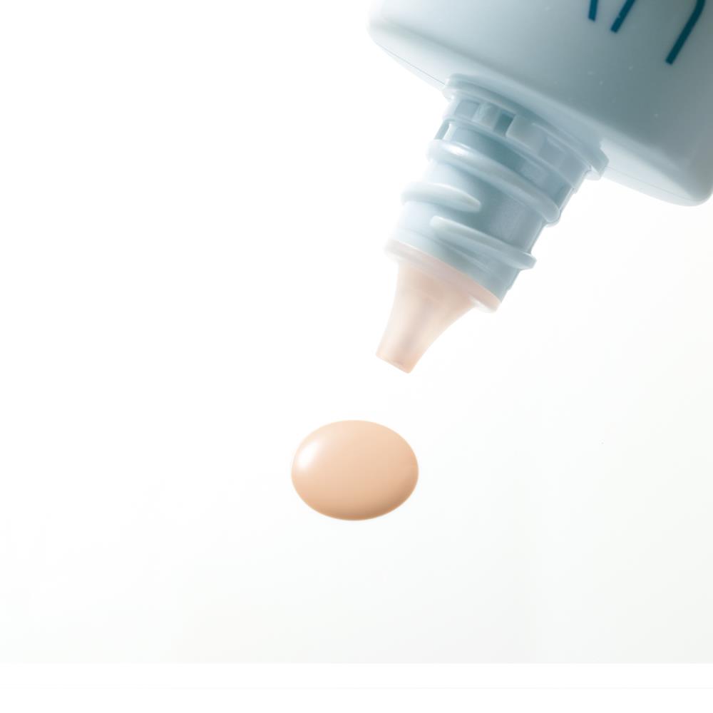 Sunscreen On Face Light