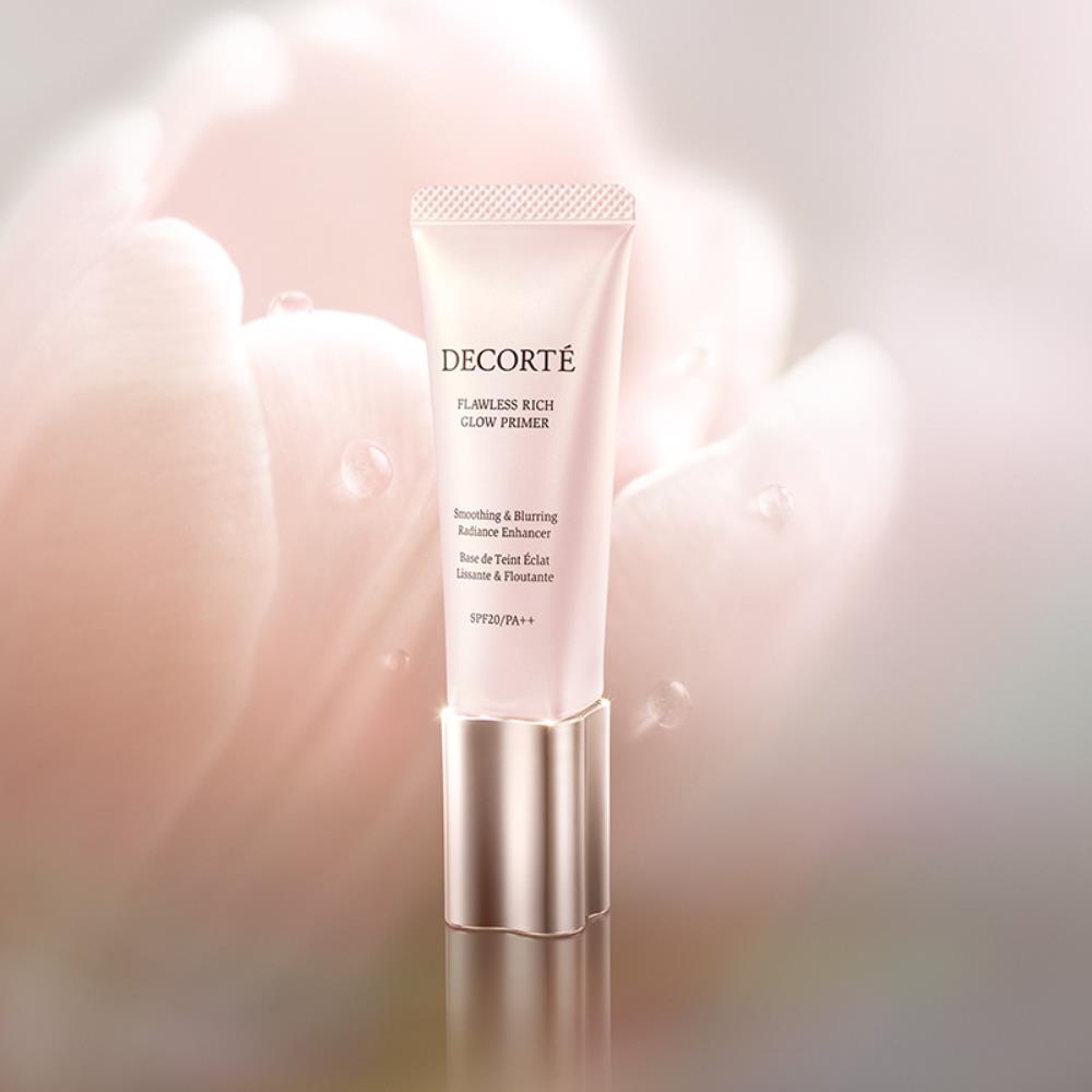 零瑕光潤飾底乳