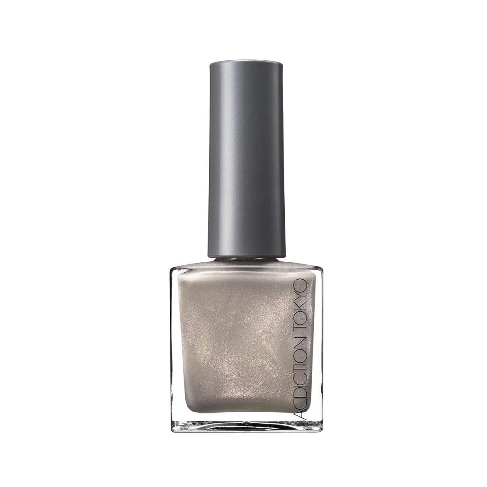 THE MAGNET NAIL POLISH