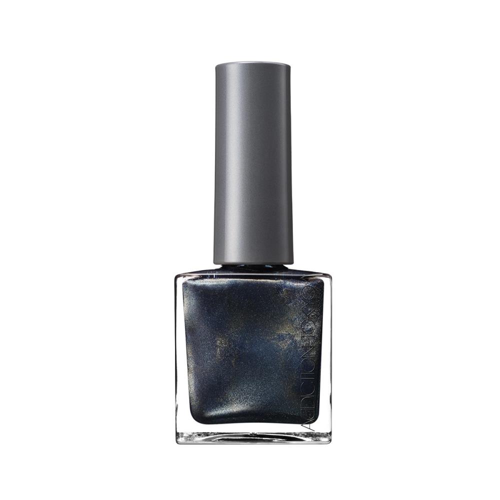 THE MAGNET NAIL POLISH